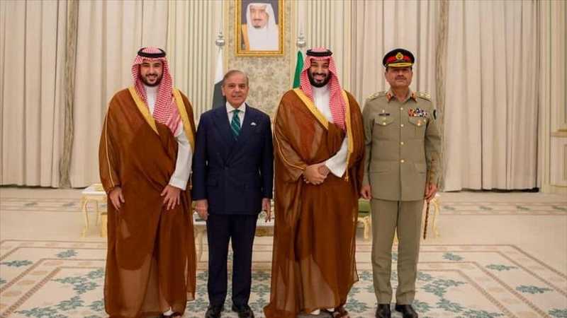 Arabia Saudita e Pakistan firmano un patto strategico di difesa reciproca