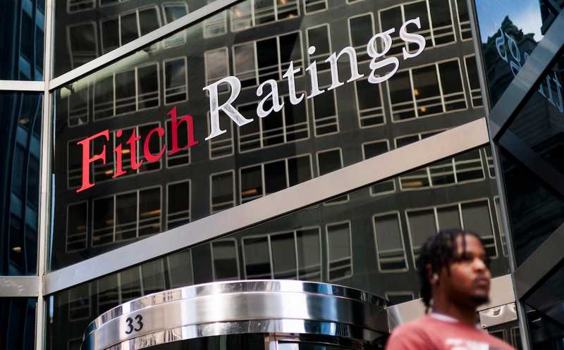 Fitch promuove l’Italia: ora il rating sale a BBB+