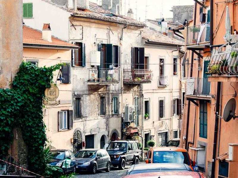 Il ruolo ambiguo dell’Italia nella guerra in Ucraina: tra propaganda e interessi economici