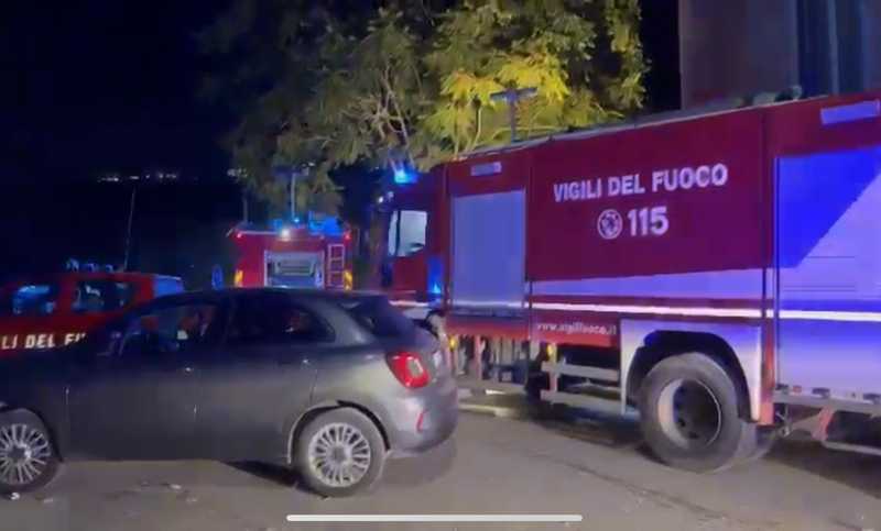 Esplosione in un appartamento tra Quarto e Marano: salva la famiglia, morto un cagnolino