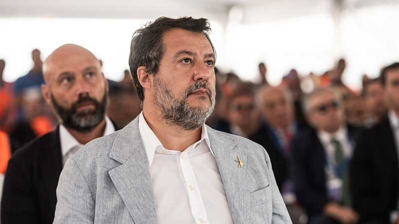 Il principale oppositore del governo sta al governo, Matteo Salvini