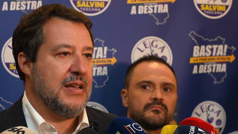 Salvini annulla tutti gli impegni del sabato per controlli medici. Ma domani sarà a Pontida