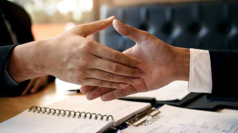 Assunzioni rapide nella PA locale: candidature al via per laureati, diplomati e operai