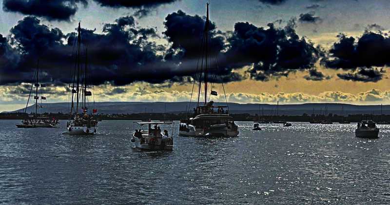 Flotilla, l’allarme via radio alle barche: “Avvistati diversi droni sopra di noi”