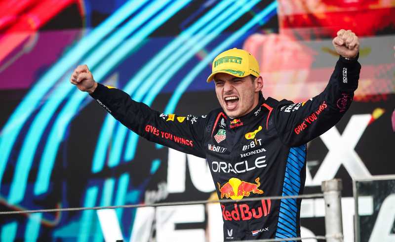 Formula 1, Verstappen trionfa a Baku: Red Bull davanti a Russell e alla sorprendente Williams di Sainz