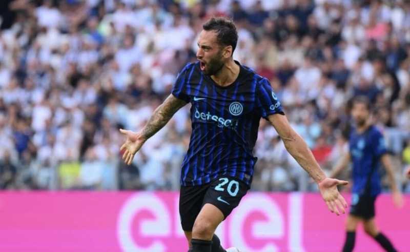 Hakan CALHANOGLU: il mago dei Passaggi