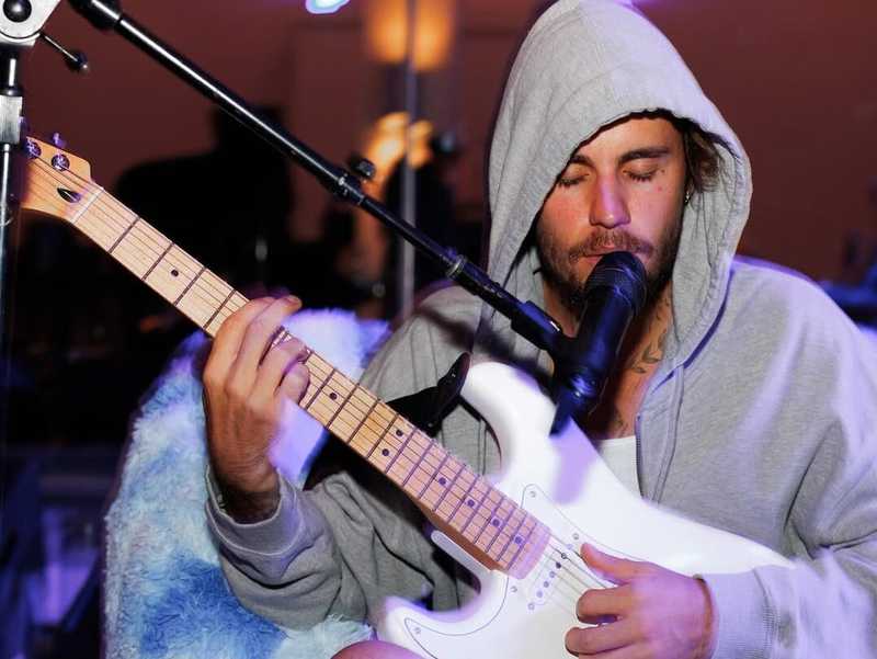 Justin Bieber lancia “Love Song”: la nuova hit dal cuore romantico