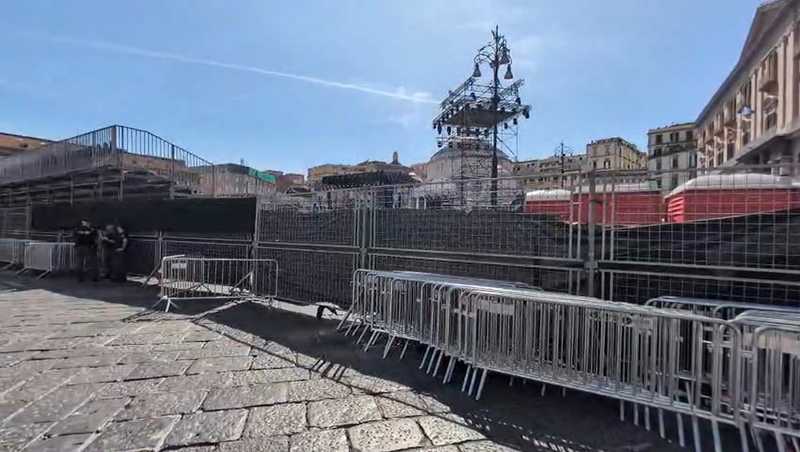 Napoli, mobilitazione contro la chiusura di p.zza Plebiscito per eventi a pagamento