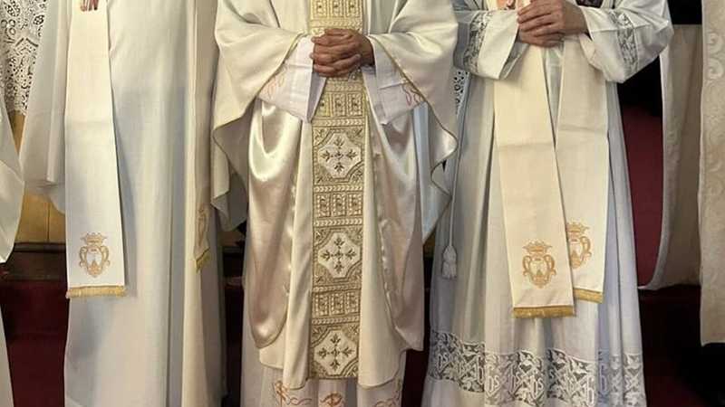 Prete accusato di abusi sessuali riceve una promozione e viene messo ai vertici del suo ordine