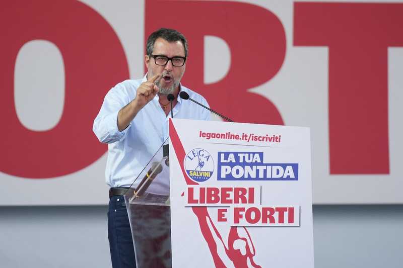 Salvini a Pontida: «Due popoli due Stati impossibile con i tagliagole di Hamas». Vannacci: «Lo straniero stupra e ruba» – Il video