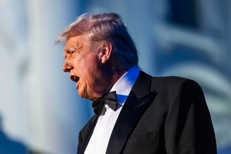 Trump spietato contro Biden, gli insulti alla cena privata prima dei funerali di Charlie Kirk: «È sempre stato un figlio di p**tana» – Il video