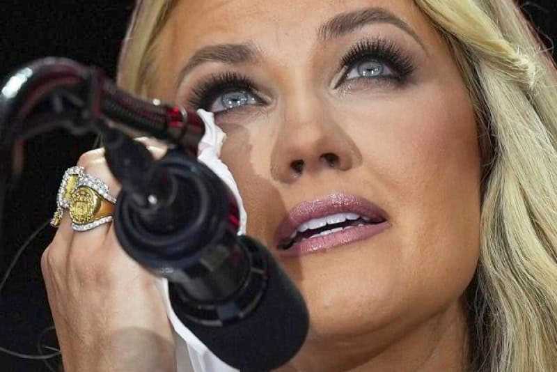 Erika Kirk: Quell’uomo, quel giovane, lo perdono. Lo perdono perché è quello che ha fatto Cristo. Ed è quello che avrebbe fatto Charlie. (Discorso integrale)