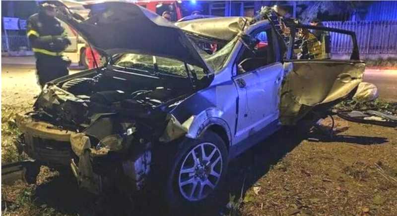 Foggia: 30enne muore sul colpo schiantandosi con l’auto contro una pensilina