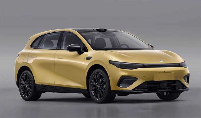 Leapmotor B05, svelati gli interni della nuova compatta elettrica