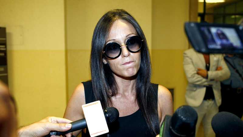 Milano, l’avvocata picchiata dal partner: «Voleva sfigurarmi per non mandarmi più in tv»