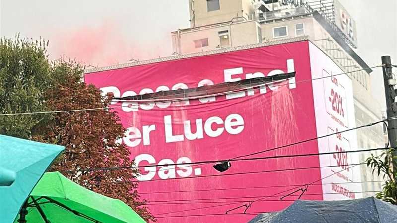 Milano, sciopero per Gaza: chiude M4. Migliaia in corteo da Cadorna. Blitz alla sede Enel