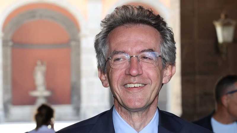 Napoli protesta contro il genocidio a Gaza: Manfredi ignora tutto e fa i post sull’America’s Cup