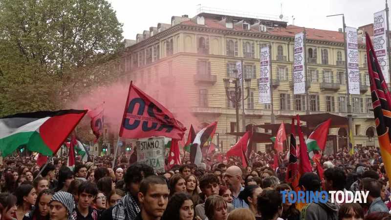 Proteste pro Palestina a Torino, traffico in tilt in centro per il corteo dopo le tensioni al Campus Einaudi