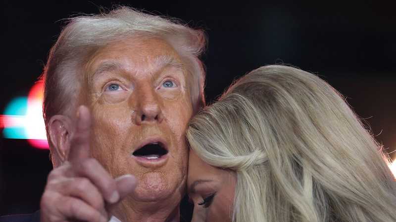 Trump celebra Kirk il martire. La vedova perdona il killer