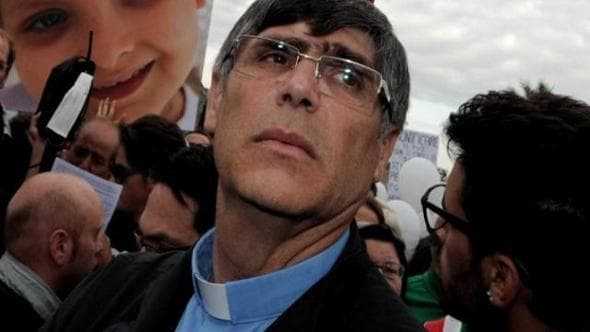 Le intimidazioni a Don Maurizio Patriciello: coraggio e minacce a Caivano