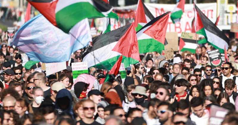 “La grande parata” di chi nega la vittoria di Israele su Hamas piegandosi al mainstream