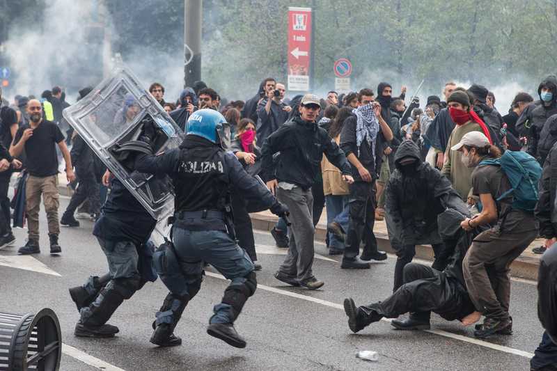 Corteo pro Gaza e scontri in Centrale: una ventina gli indagati