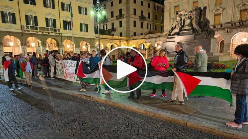 Flotilla per Gaza, a Savona corteo in via Paleocapa: "L'arresto dei parlamentari è un ulteriore atto gravissimo" - IVG.it