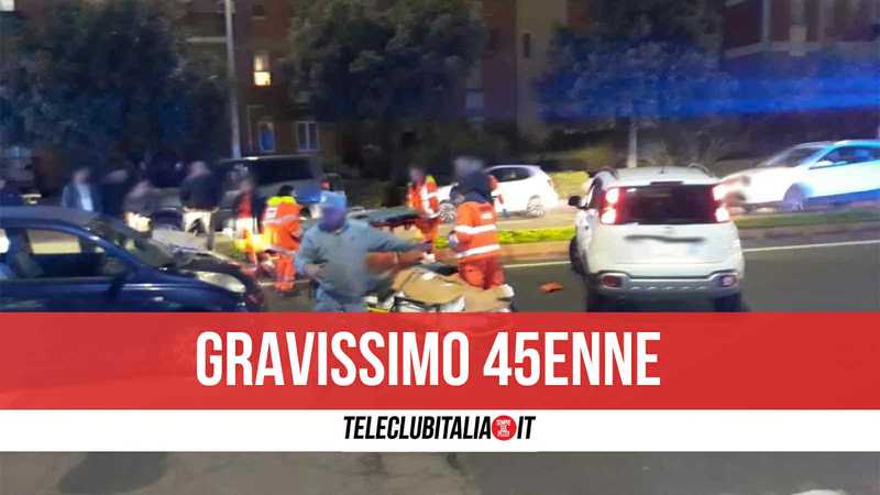 Ponticelli, 45enne travolto da automobile mentre attraversa la strada: condizioni gravissime