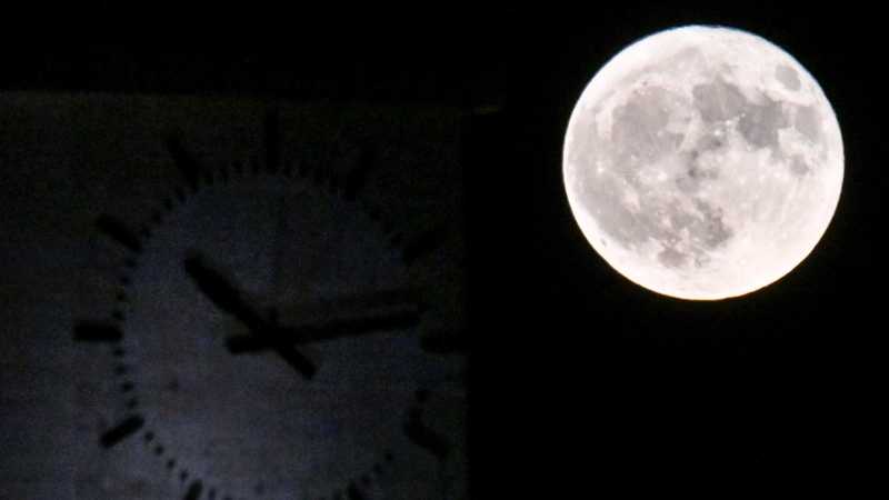 La Superluna di Ottobre 2025: Una Visione Celestiale