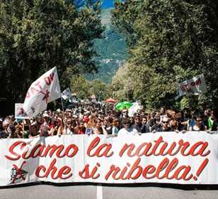 Scolpire il tempo, seminare il vento, creare antagonismo: riflessioni su memoria, azione e conflitto