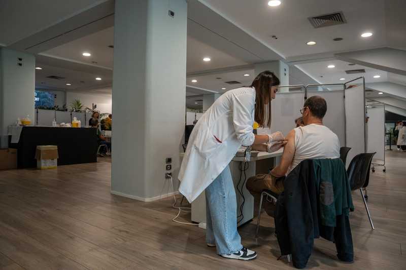 Il Vax-Day a San Siro: Oltre 1.900 Vaccinazioni in 6 Ore contro Influenza, Pneumococco e Covid