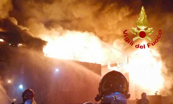 Esplosione durante lo sgombero: tre carabinieri morti, due fratelli fermati, terzo ricercato