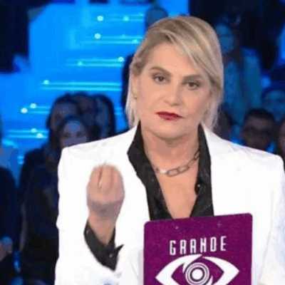 Numeri preoccupanti per il Grande Fratello di Simona Ventura: dal 20,4% della prima puntata al 14,4% di ieri sera. Il calo clamoroso condizionerà la durata del reality?