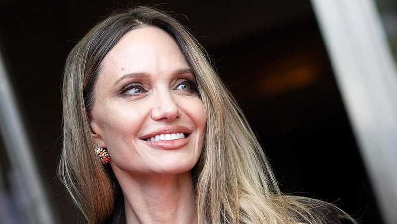Angelina Jolie a Roma per “Couture”, tappeto rosso e festa a Palazzo Barberini