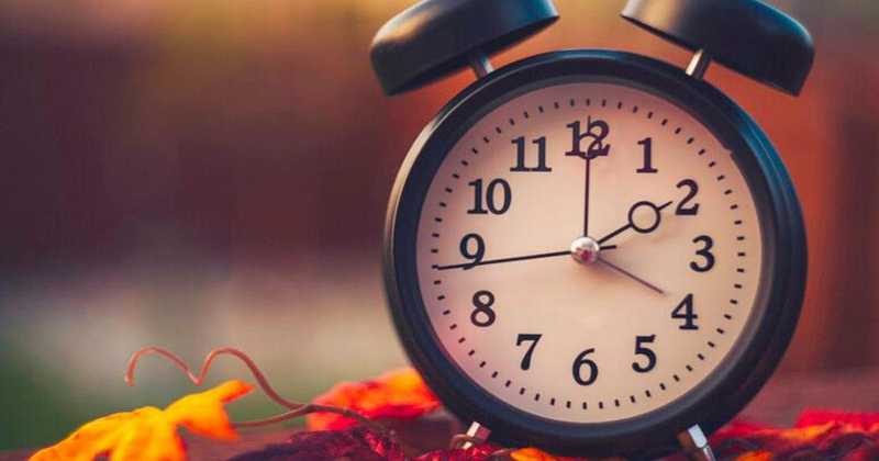 Torna l'ora solare, lancette dell'orologio indietro: ecco quando ci sarà il cambio
