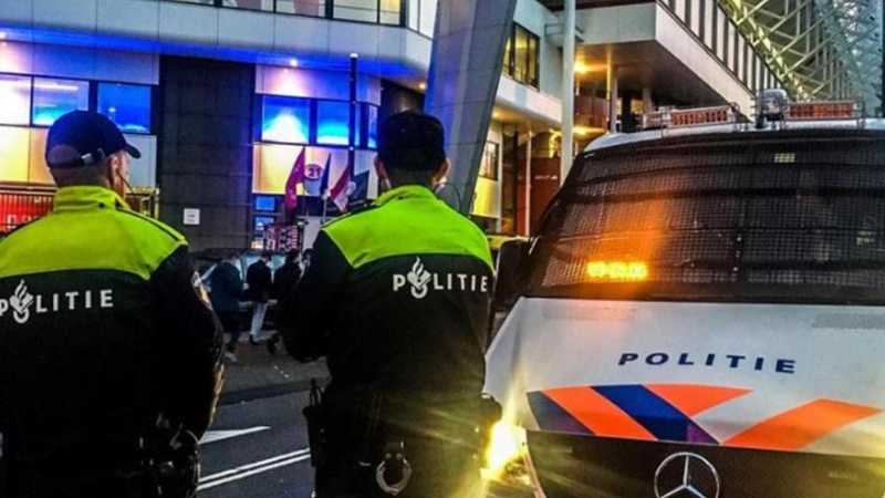 Champions, 180 tifosi del Napoli arrestati a Eindhoven. Saranno espulsi. “Fermati per evitare disordini