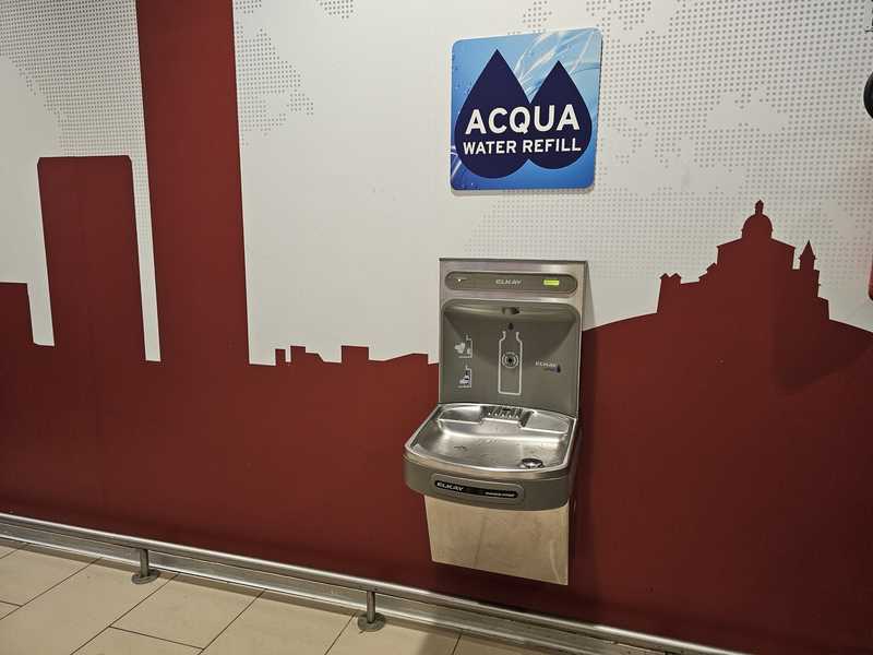 Aeroporti italiani: finalmente il refill gratuito d'acqua per ricaricare le bottiglie