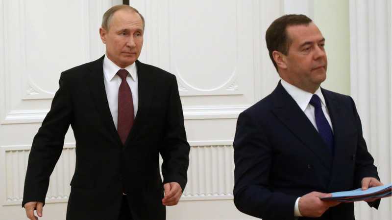 Trump contro Mosca, sanzioni. Via libera dell'Ue. Medvedev: sentiero di guerra