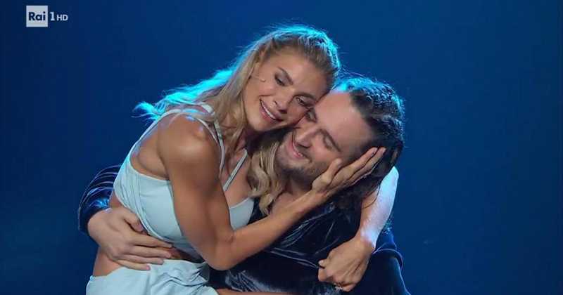 Martina Colombari e Luca Favilla in vetta a Ballando con le Stelle