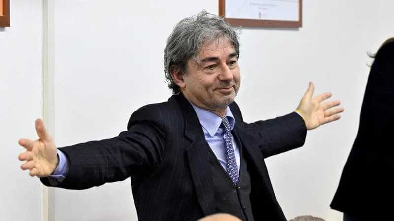 Berlusconi e il calvario giudiziario: ammissione sui tempi della giustizia