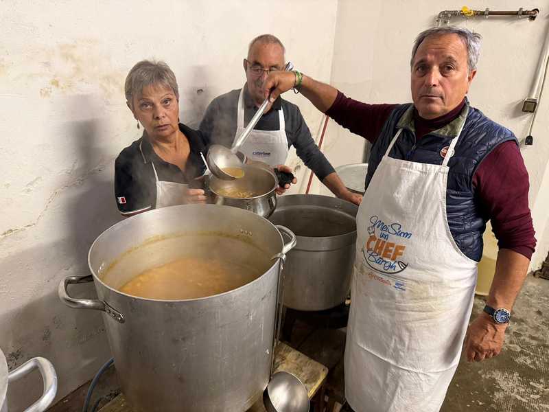 Zuppa di ceci per tutti: a Borgo Ticino torna la tradizione solidale del 1881
