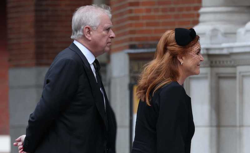 Andrea potrebbe ancora diventare re del Regno Unito: quando e perché l’ex principe potrebbe ritrovarsi sul trono, nonostante il caso Epstein