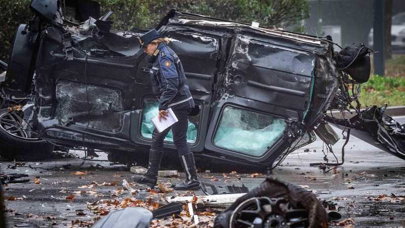 Scontro in viale Fulvio Testi: quattro feriti, grave il motociclista