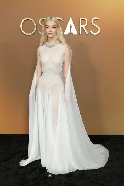 Anya Taylor-Joy incanta senza maschera in Margiela ai Governors Awards 2025