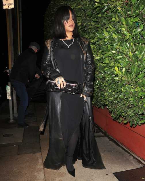 Rihanna e A$AP Rocky in cappotti di pelle neri stile “Matrix