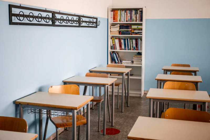 Maestra condannata: lanciò diario e ferì alunno, poi lo insultò