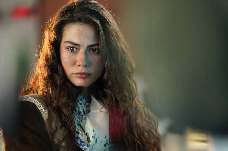 Cambio di Programmazione: Tradimento Cede il Passo a Io Sono Farah