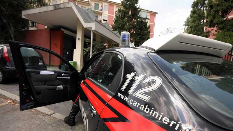 Tragedia a Nole: donna si spara dopo litigio