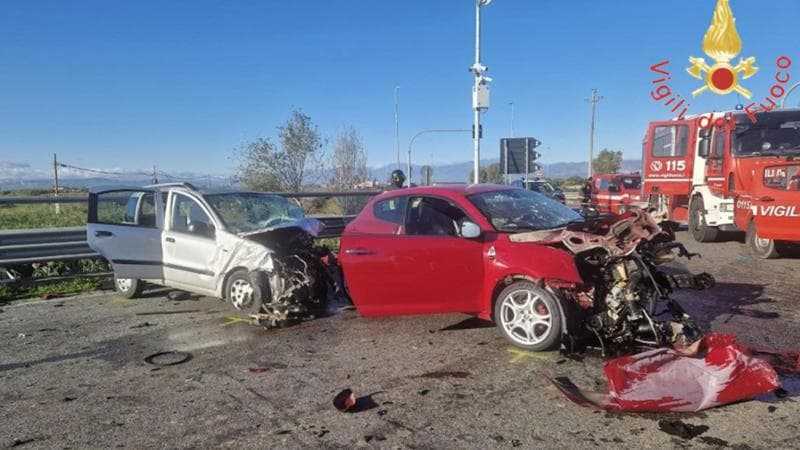 Dodici vite spezzate: l'Italia piange un'altra domenica nera