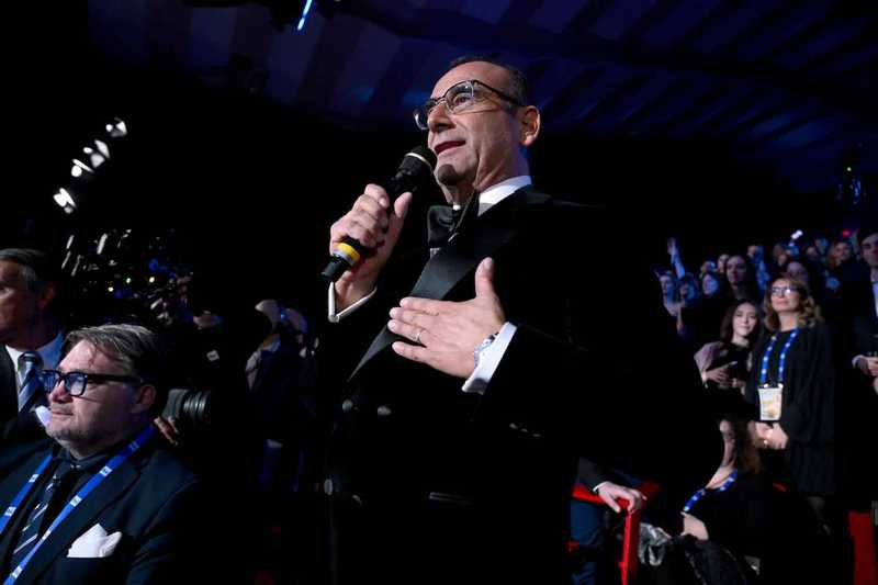 Sanremo 2026: Conti punta sul rap e sorprende